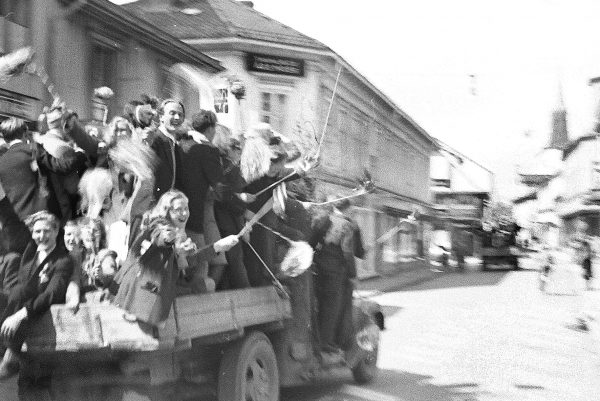 Maidagene i Tønsberg i 1945. Foto: Slottsfjellsmuseets fotosamling